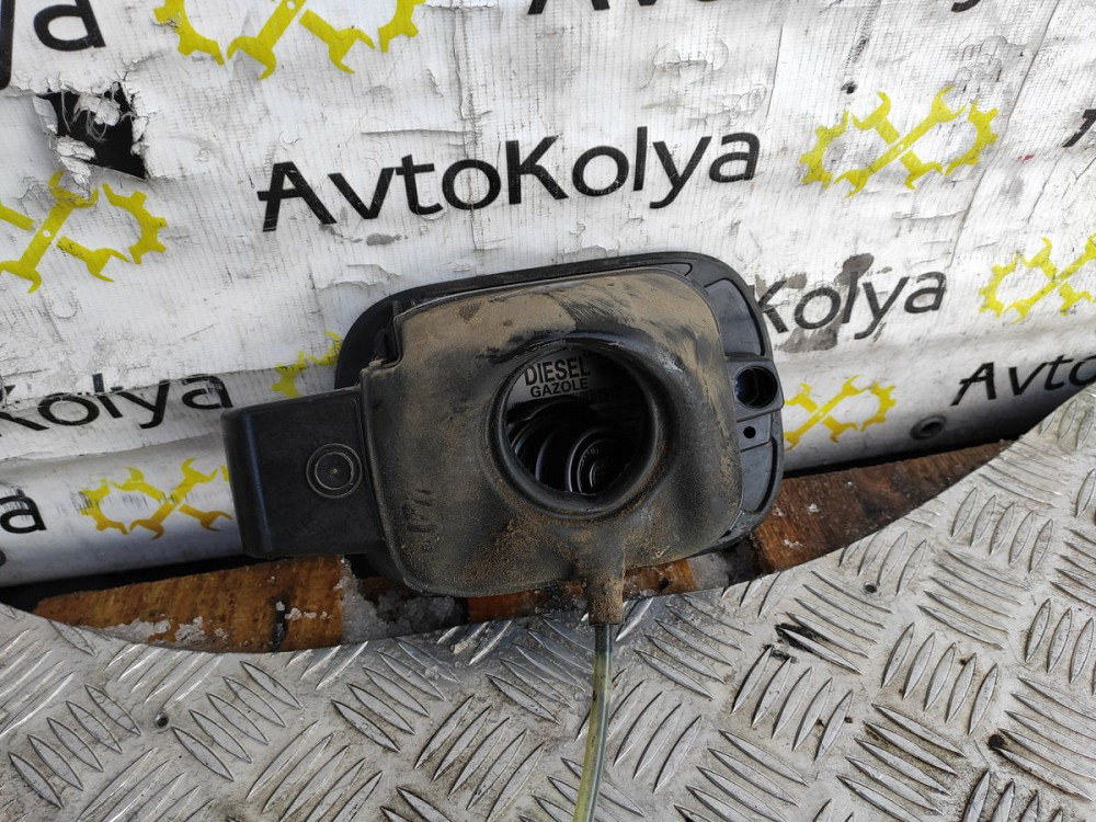 Лючок бензобака VW Golf V 2003-2008 Ковель - фото 2