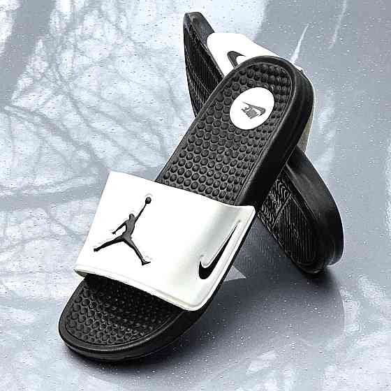Шльопанці Nike Jordan Чорні Сланці Тапочки Білі Найк Жіночі (розміри: 36,37,38,39,40) Дніпро