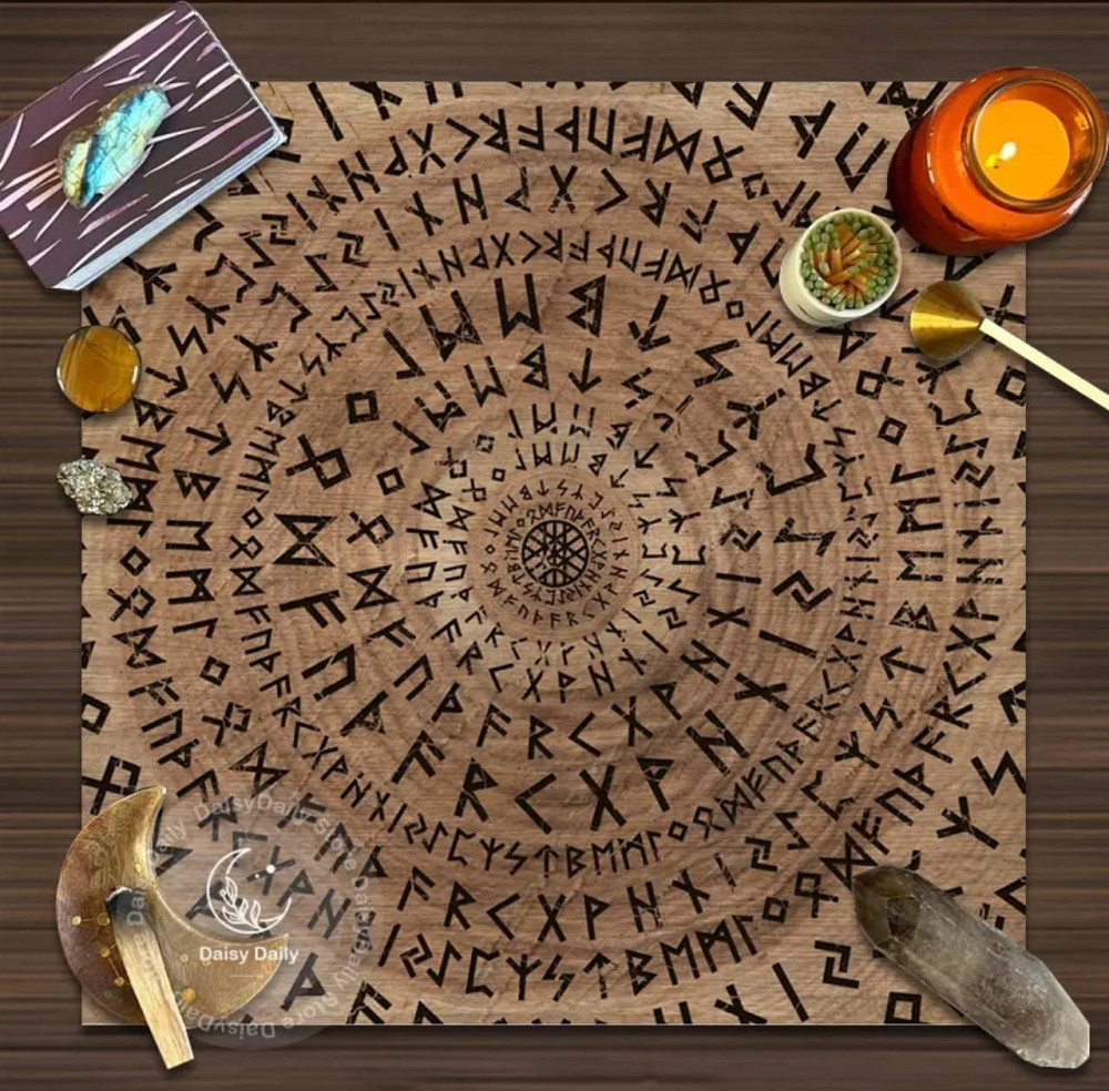 Алтарная фланелевая скатерть для карт Таро и Рун. Скатерть для гадания 50*50 см. Рунический узор. Киев - изображение 3