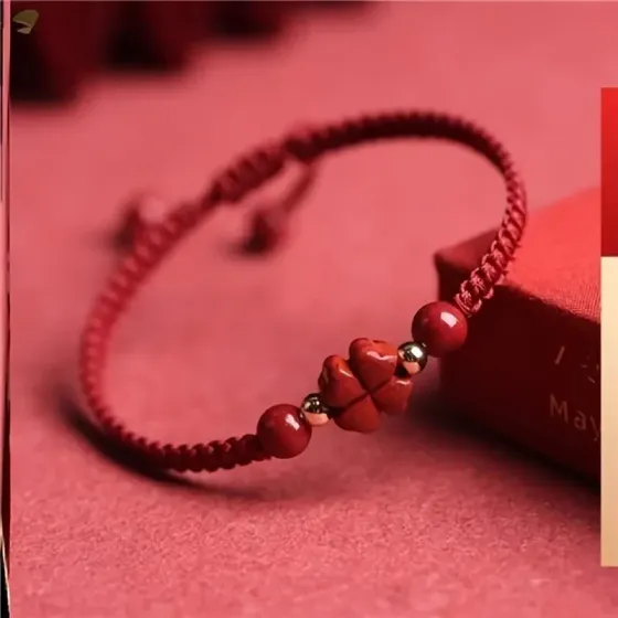 Красный браслет с киноварным камнем и четырёхлистником – талисман удачи Киев