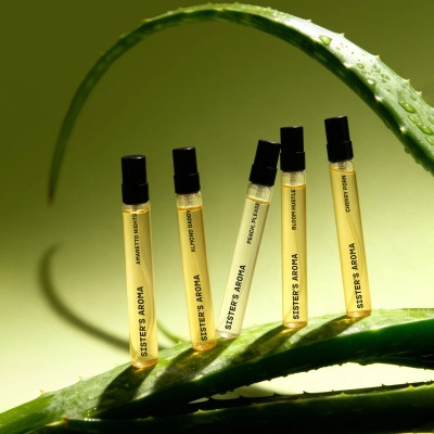 Парфюмированная вода Sister's Aroma Naked Pear Travel 10 мл (4820227785322) Винница - изображение 4