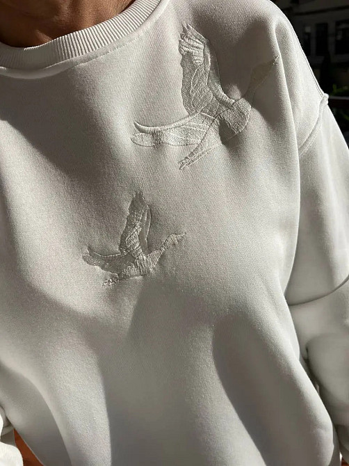 Свитшот женский Pepper&mint 24-18 утепленный вышивка птицы оверсайз белый, белый, L Одесса - изображение 2