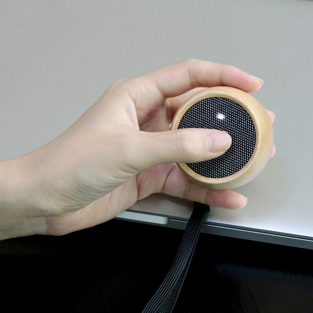 Блутуз-колонка 