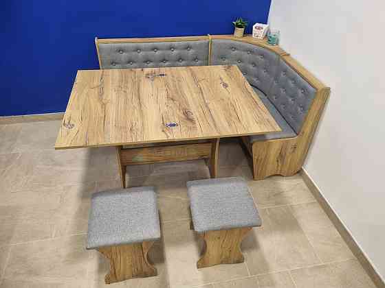 Кухонный уголок, стол и два табурета 154х114 см Семейный - Дуб Флагшток Львов