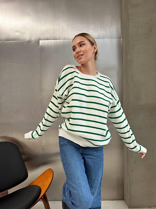 Жіночий базовий смугастий светр оверсайз шерсть 70% акрил 30% Білий 2 Одеса - фото 7
