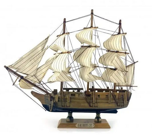 Статуэтка сувенирная Парусник Киев - изображение 1