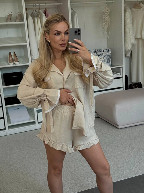 Жіночий літній костюм-двійка: сорочка та шорти з рюшами льон Беж Одеса - фото 2