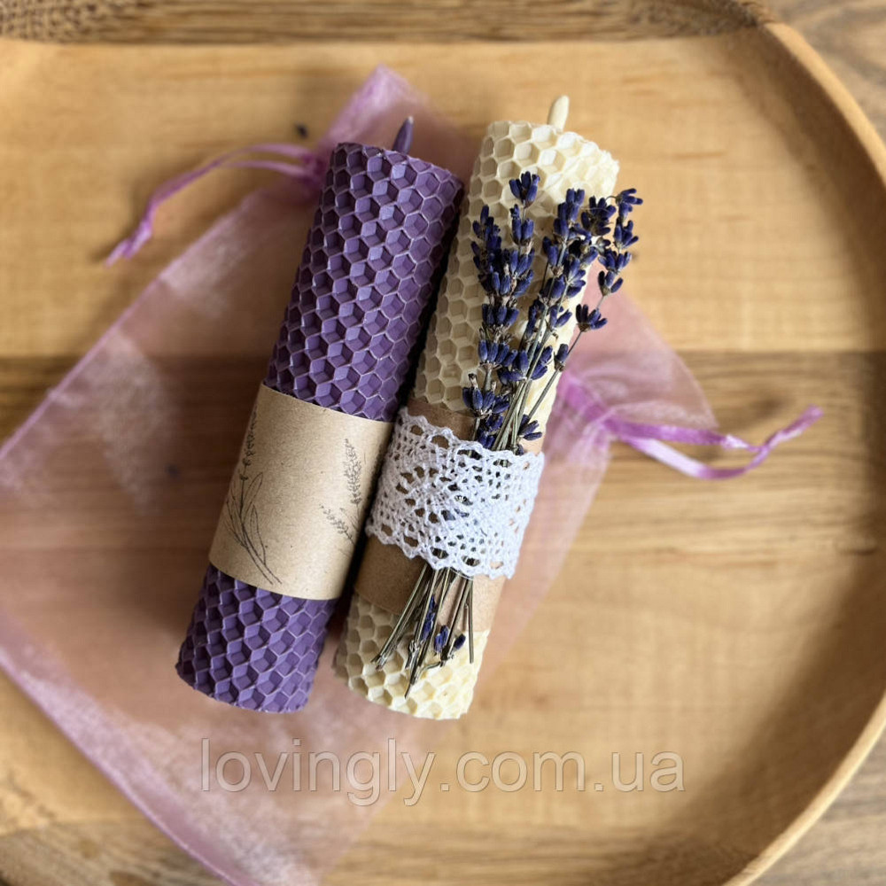 Две свечи из натуральной вощины декорированы цветами лаванды в подарочном мешочке. Ирпень - изображение 2