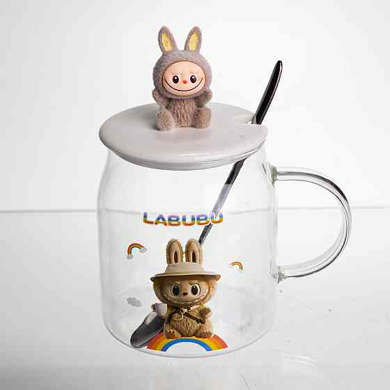 Yiwu Новорічна велика скляна чашка "Лабубу" з кришкою та ложкою 600 мл, Святкова кружка чашка д Коломия