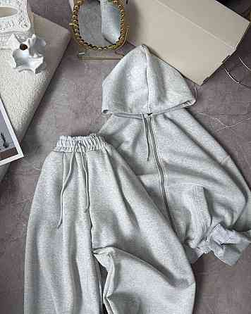 Женский теплый прогулочный костюм в стиле оверсайз с объемным зип худи и брюками трехнитка на флисе Одесса