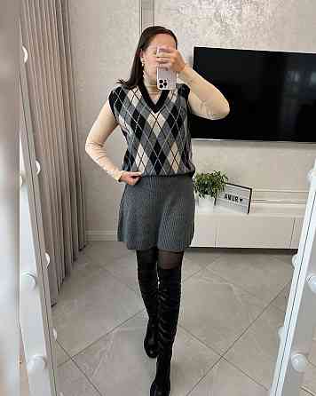 Женский теплый оверсайз жилет с геометрическим орнаментом Одесса