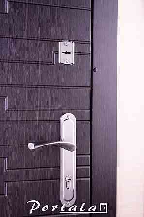 Двері квартирні, серія Комфорт, модель Естепона, на трубі венге темний/венге світлий, 2 замку 850 Київ