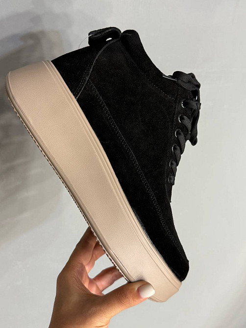 Ботинки женские Hengji 280-3 зимние на меху на бежевой подошве замшевые черные, 37, 23,5 см Киев - изображение 6