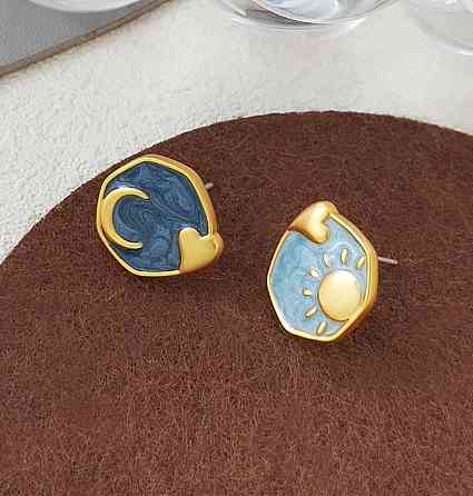 Серьги пусеты солнце и луна эмаль синие золотистые серьги гвоздики Киев