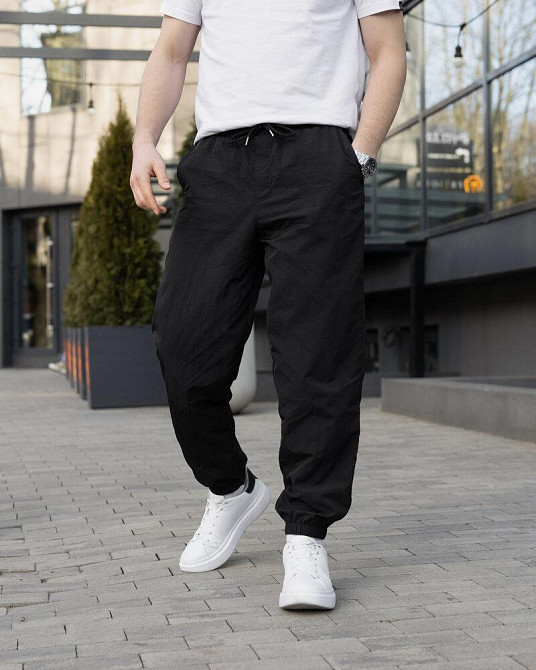Чоловічі штани джогери з плащівки чорні Pobedov Ground Київ - фото 1