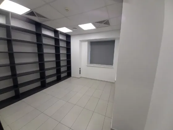 Офіс з гарним ремонтом, 4 поверх Самий центр міста (вул Шевченка) Зручне планування, просторі кімнати (див. план) Дніпро