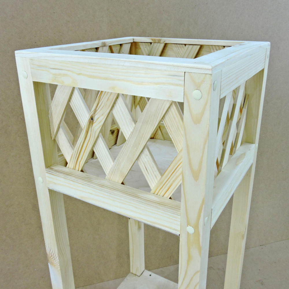 Кашпо на стойке 