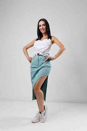 Юбка с фигурным разрезом 