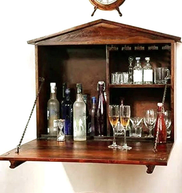 Настенный бар 