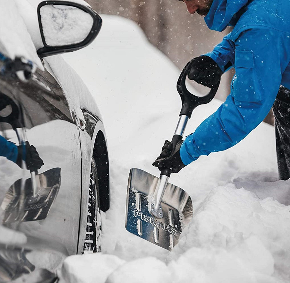 Автомобільна маленька Лопата для снігу 71.5 см Fiskars (141020/1000740) Сталь зі сплаву алюмінію Нововолинськ - фото 5