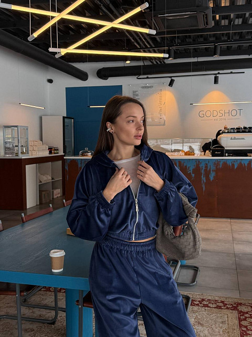 Женский повседневный велюровый костюм двойка: кофта и штаны плотный турецкий велюр Синий, 42/46 Одесса - изображение 2