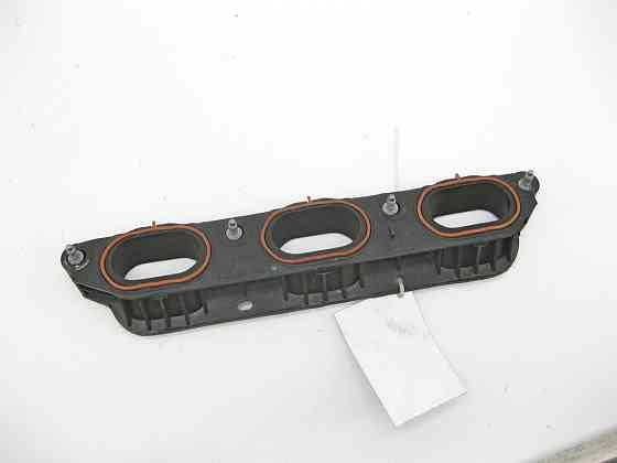 Mercedes-Benz  A2760900244 Проміжний фланець між впускним колектором та правою головкою двигуна M276 Одеса