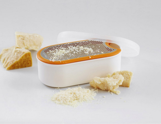 Двостороння Терка з контейнером Fiskars "Functional Form" (1019530) Нержавіюча сталь Нововолинськ - фото 5