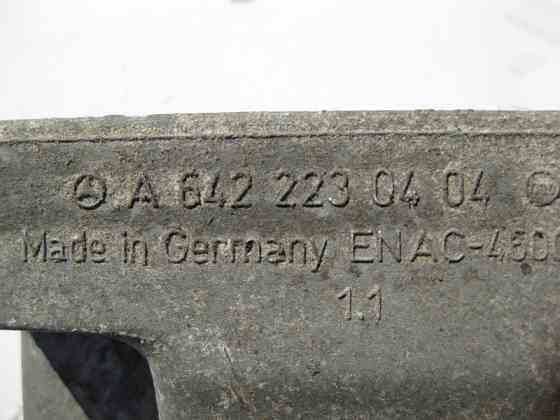 Mercedes-Benz  A6422230404 Кронштейн опори двигуна лівий OM642 V6 3.0 cdi S-Class W221 Одесса