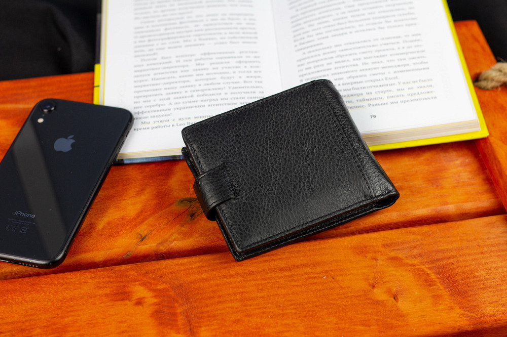 Чорне чоловіче портмоне з натуральної шкіри з фіксацією ST Leather ST103 Київ - фото 10