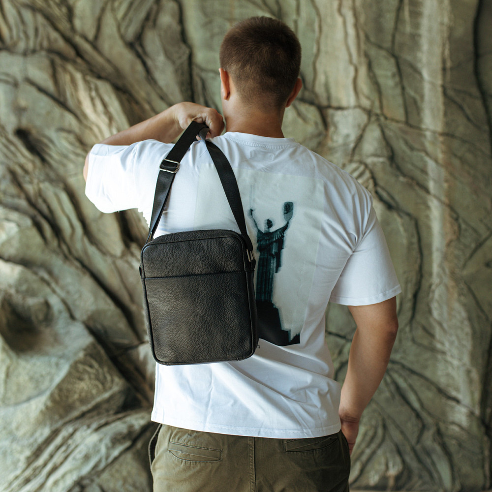 Сумка барсетка через плече чоловіча шкіряна каркасна містка з ременем, чорнаMasterSem Київ - фото 4