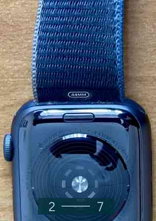 Смарт -Часы Apple Watch SE 44mm. Киев