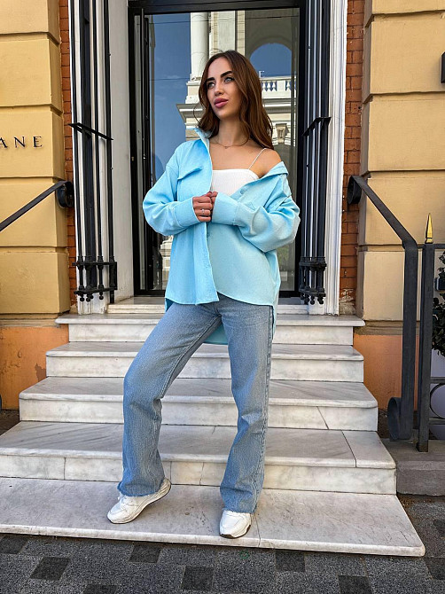 Женская базовая оверсайз рубашка из микровельвета Голубой Одесса - изображение 3