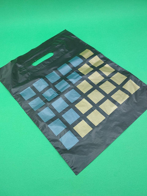 Пакет с прорезной ручкой (30*40) ДВУХЦВЕТНЫЕ КВАДРАТЫ маленький (50 шт) Харьков - изображение 2