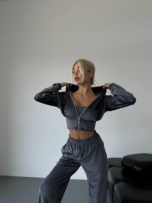 Жіночий стильний прогулянковий костюм-двійка: кофта та штани велюр-плюш Графіт, 48/50 Одеса - фото 7