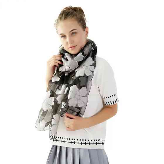 Жіночий шарфик з квіточками 180 на 68 см сіро-чорний Київ