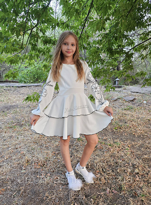 Детское платье с вышивкой на рукавах Кривой Рог - изображение 1