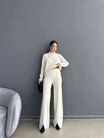 Женский базовый теплый брючный костюм двойка: свитер и штаны машинная вязка Молочный Одесса