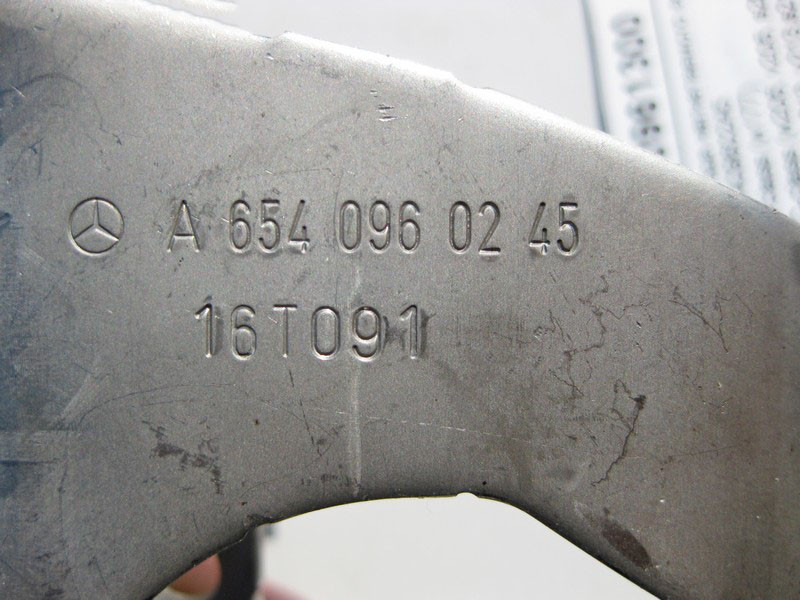 Mercedes-Benz  A6540961300 Кронштейн повітроводу повітря, що нагнітається, для двигуна OM654 R4 2.0 diesel Одеса - фото 3