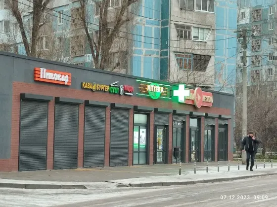 Продам Риночний комплекс Терещенковська 22 (нові чорні Павільйони) з водой і каналізацією. з Орендарями (на довгий строк). Червона лінія, окремі входи Дніпро