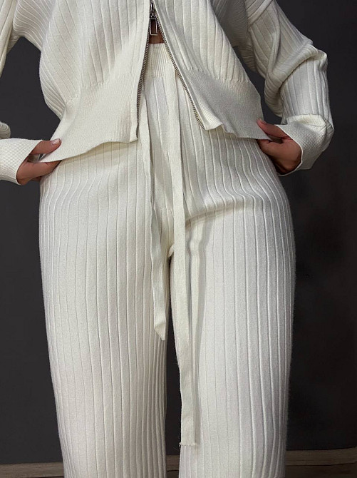 Костюм жіночий Joy One 376 вʼязаний в рубчик з кофтою на блискавці та брюками палаццо, молочний, one size Київ - фото 3