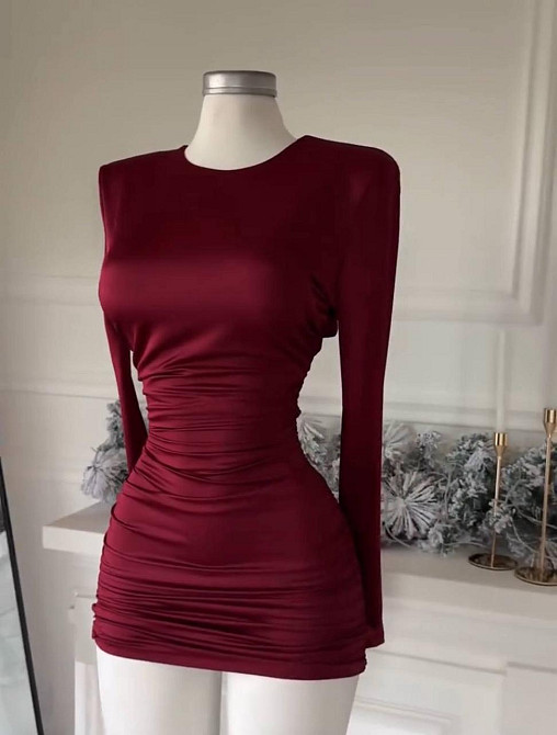 Женское спелое обаятельное мини платье качественный, плотный микродайвинг Бордовый, 42/44 Одесса - изображение 2