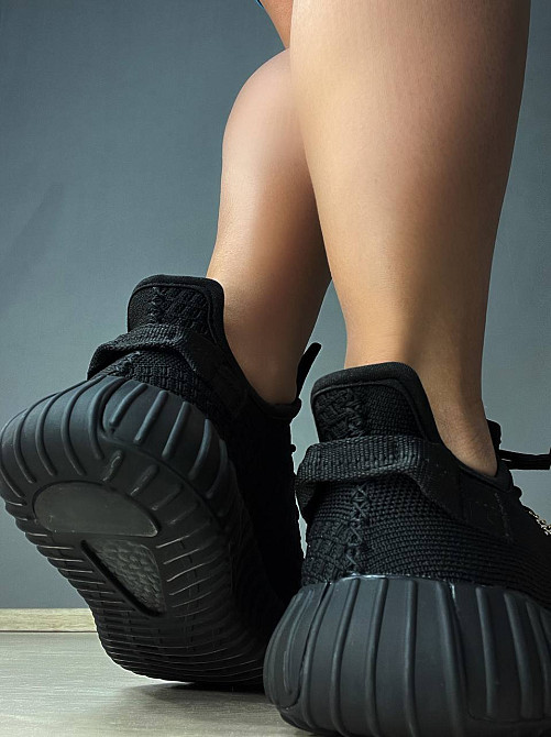 Кросівки жіночі NM 11-301-2 у стилі Yeezy з дихаючої сітки чорні, 38, 24,5 см Київ - фото 3