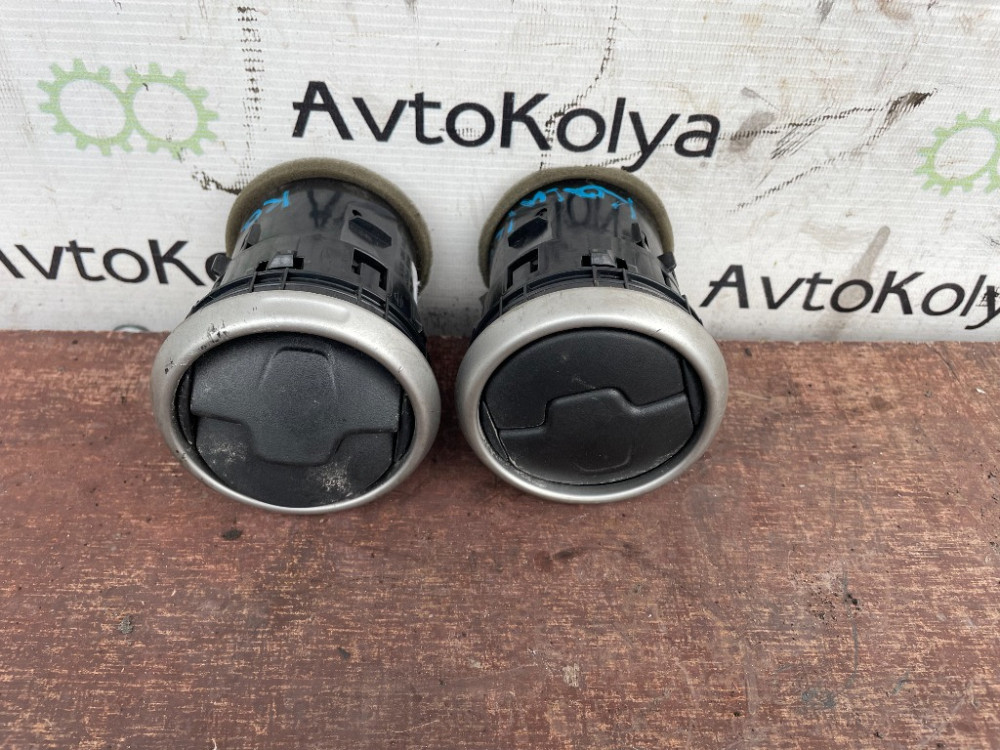 Дефлектор повітря в торпедо Nissan Qashqai 2007-2013 (68760JD10A) Ковель - изображение 1