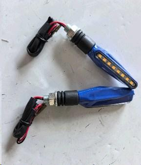 Поворот светодиодный, прямоугольный (20 LED, синий, белое стекло) Мукачево - изображение 1