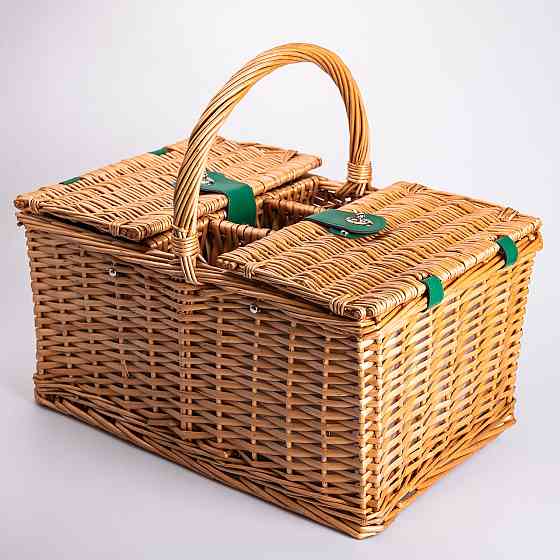 Плетена корзина для пікніка з посудом на 4 особи Київ