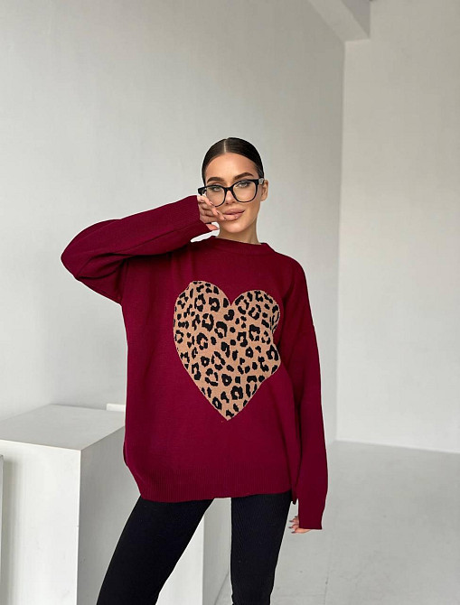 Жіночий стильний светр оверсайз із серцем Бургунді Одеса - фото 2