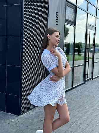 Жіноча міні-сукня з штапелю з білим комірцем Рожеві квіти M-L Харків