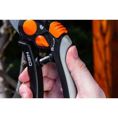 Секатор Neo Tools контактний, d різу 18мм, 200мм, 240г (15-203) Вінниця