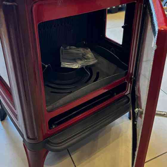 Піч-камін чавунна Hosseven 8005CE 7 кВт панорамна три скла червона емальована буржуйка на дровах верхній або задній димохід Київ