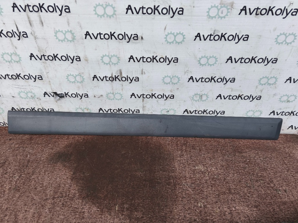 Накладка передніх дверей права Ford Fusion 2006-2012 (6N11-N20938-BCW) Ковель - фото 1